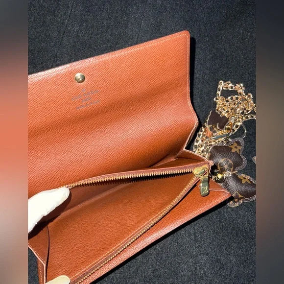 ✅AUTHENTIC LOUIS VUITTON WALLET - Picture 7 of 12